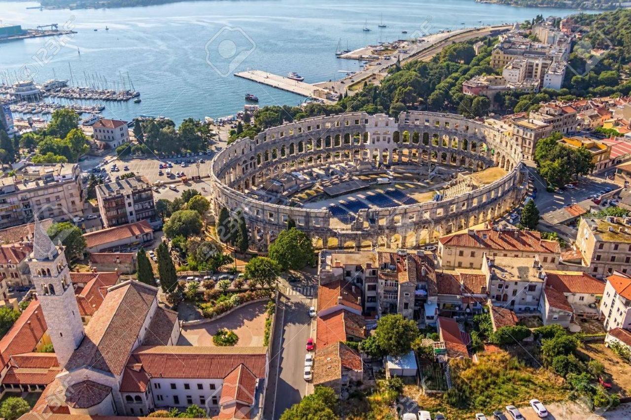 Апартаменты Domus Maximus Пула Экстерьер фото